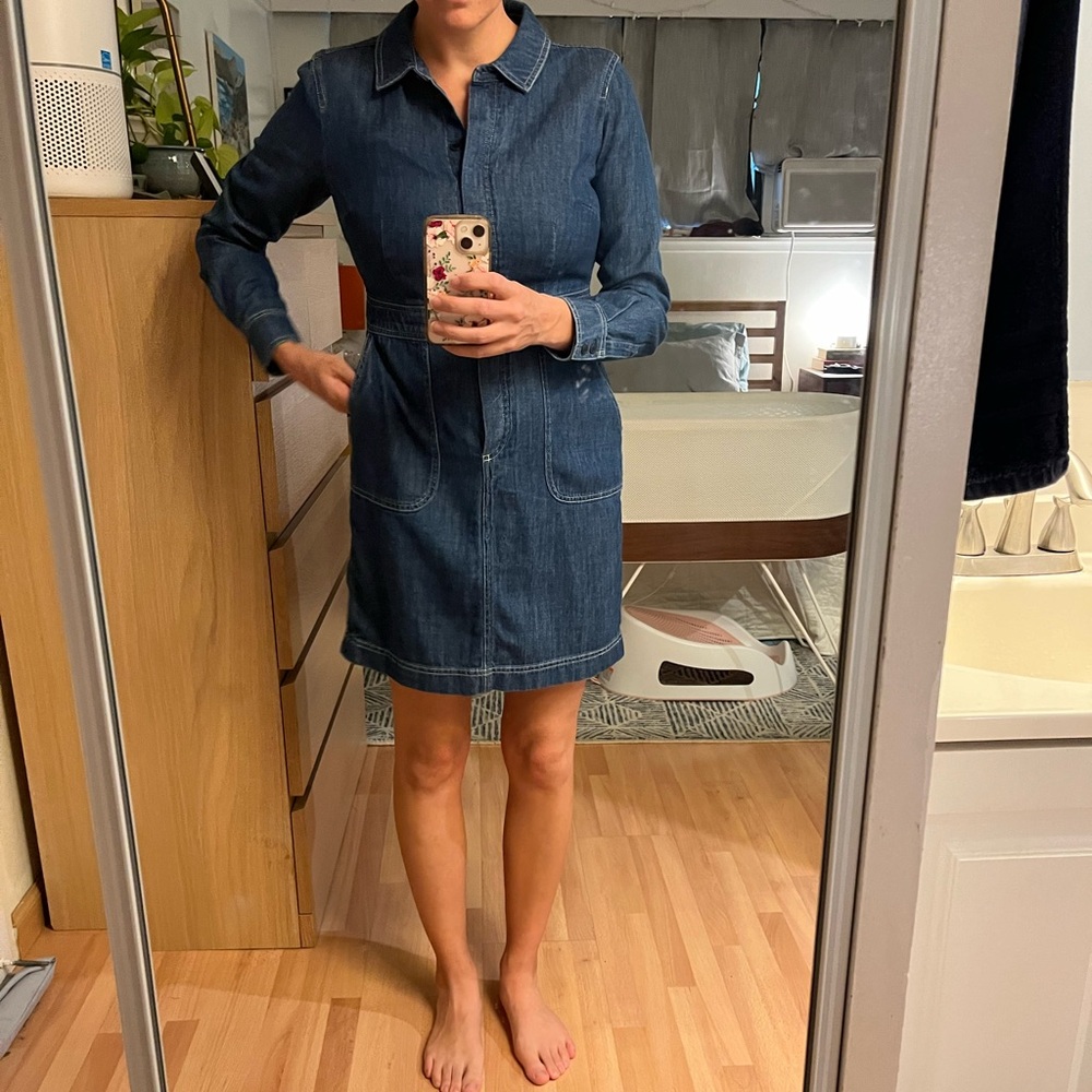 Boden Jean dress with pockets and buttons - size 4